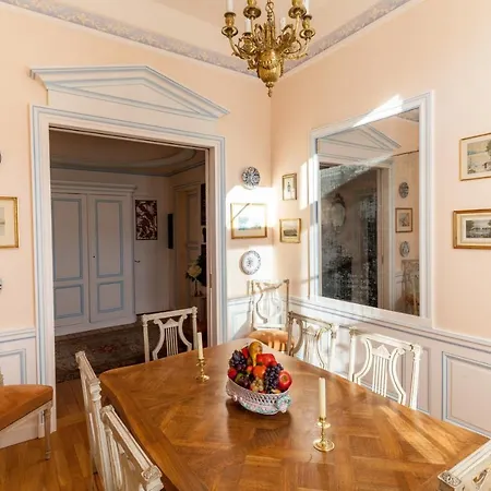 Apartment Palace *